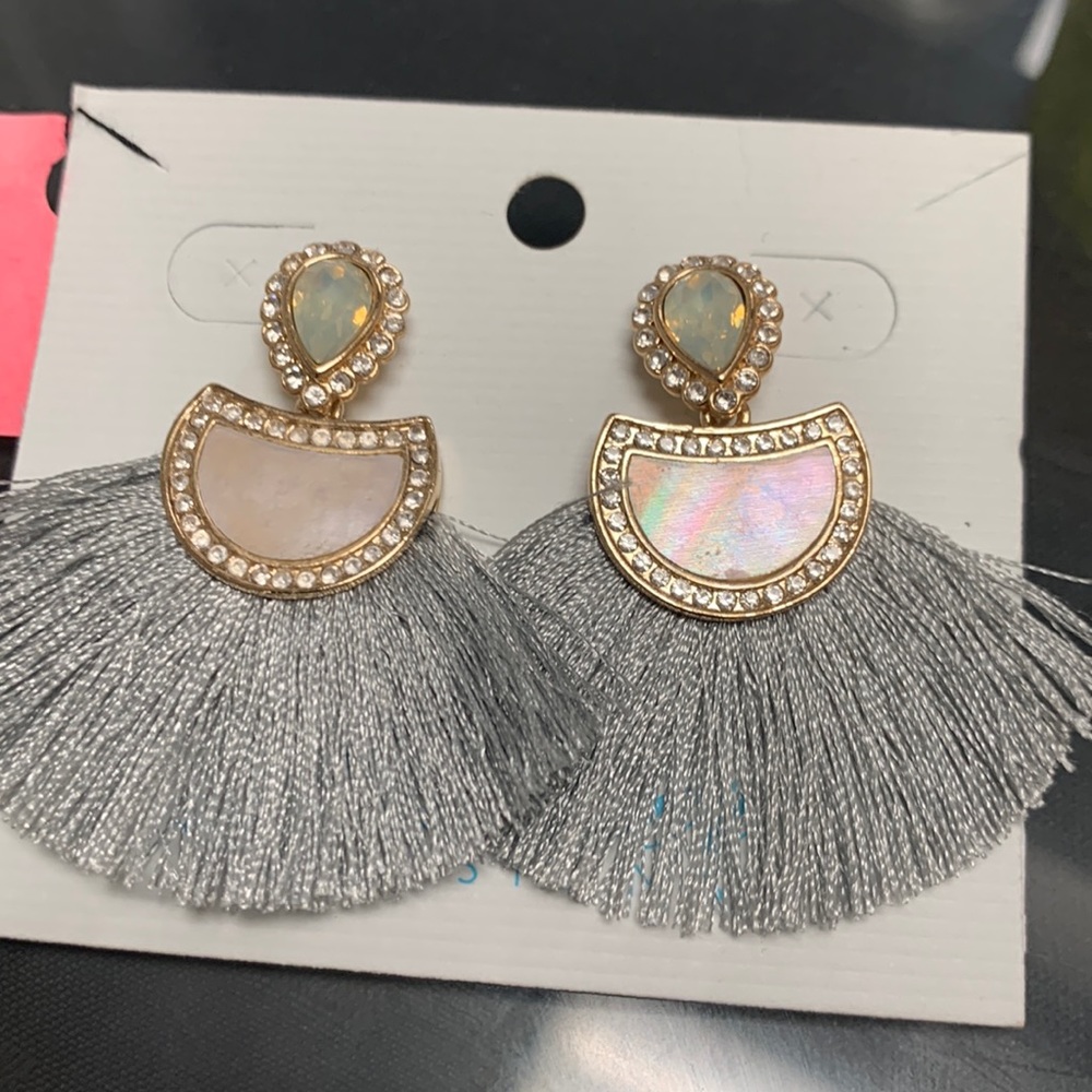 Fan earrings